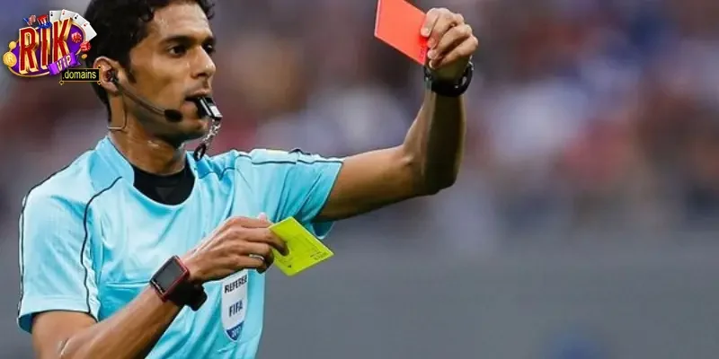 Anh em cần tìm hiểu kỹ trọng tài khi chơi kèo thẻ phạt