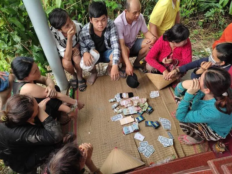 Dấu hiệu để nhận ví ví đổi bài khi đánh