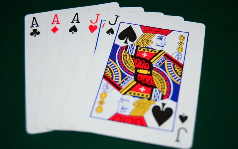 Cách nhận biết cù lũ trong trò chơi xì tố